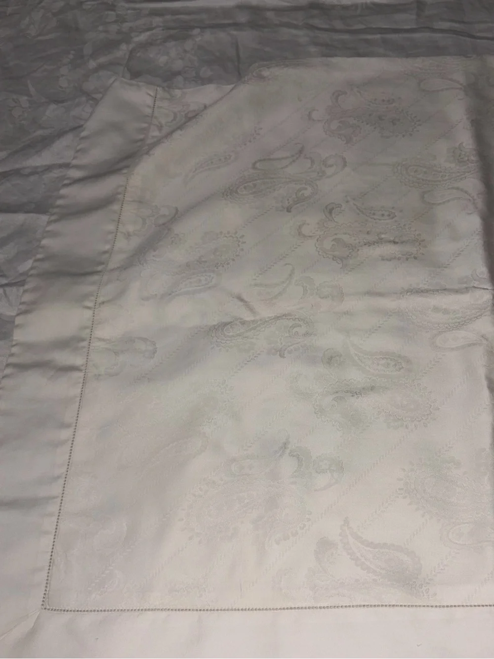 Lisa Galimberti Finest European Linens 2 paisley Queen Linen Shams